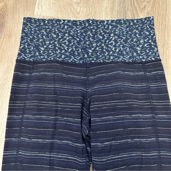 Lululemon Skinny Groove Pant II (Roll Down) size 6 - Picture 6 of 8